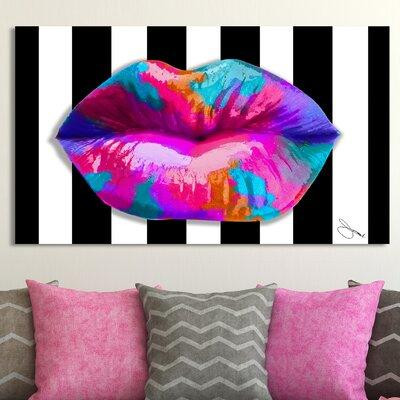 Made in Canada - Picture Perfect International 'Pucker Up' Graphic Art Print in Arts & Collectibles