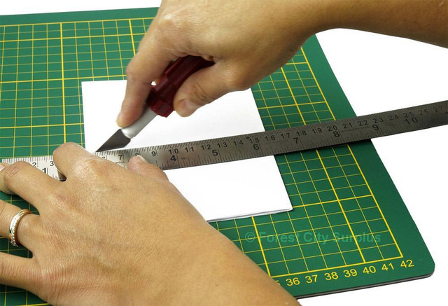 17.625x23.325-Inch Green Cutting Mat with Measurements in Hobbies & Crafts in London