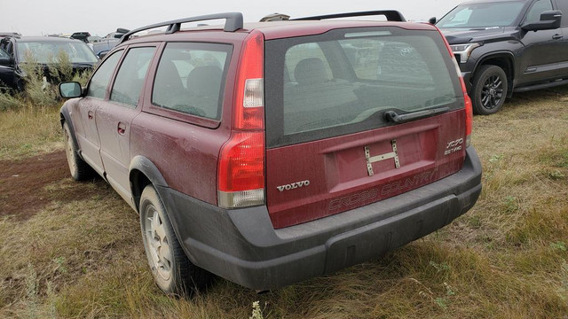 Parting out WRECKING: 2004 Volvo XC70 in Other Parts & Accessories - Image 4