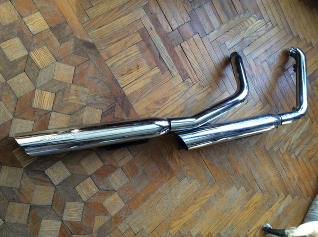 2007 Harley-Davidson Softail FatBoy OEM Exhaust Screaming Eagle Slash Mufflers in Motorcycle Parts & Accessories in Manitoba - Image 3