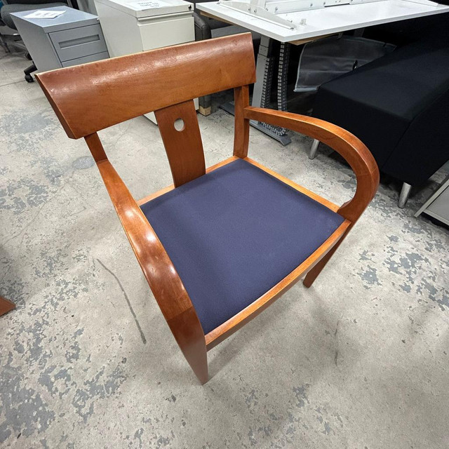 Keilhauer Visitor Chair-Excellent Condition-Call us now! in Chairs & Recliners in Toronto (GTA) - Image 2