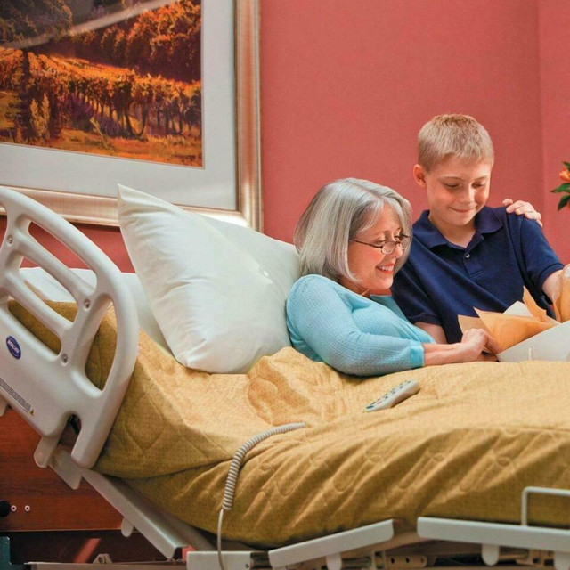 Invacare CS7 Hospital bed - Long-term Care in Health & Special Needs in Toronto (GTA) - Image 2