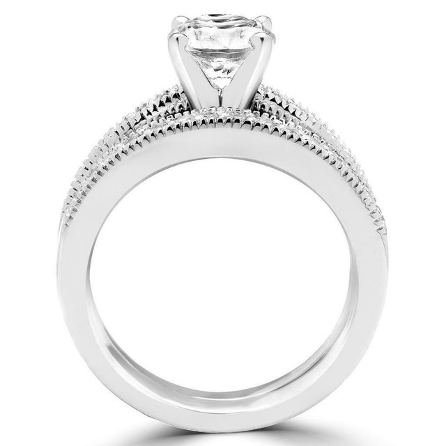 Diamond Engagement Ring Set + 2.00 total carat weight/ Set d’alliances de fiançailles en diamant + 2.00 carat total in Jewellery & Watches in Greater Montréal - Image 3
