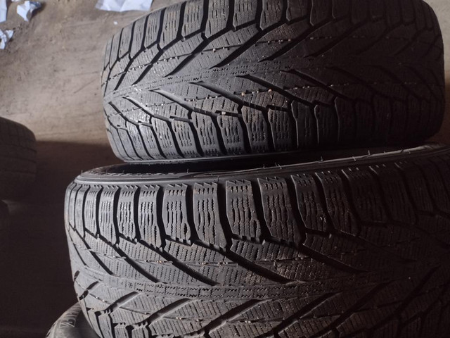 2 pneus d hiver 245/50r20 nokian en très bon état in Tires & Rims in Lévis - Image 3