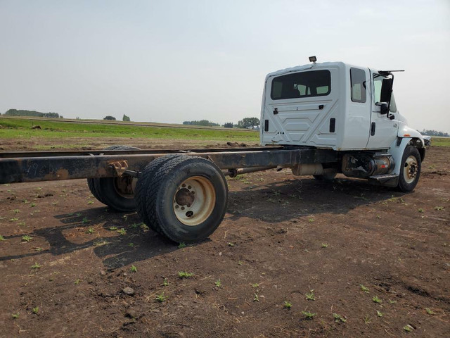 2007 International 4200 Truck For Parting out. in Auto Body Parts in Alberta - Image 3