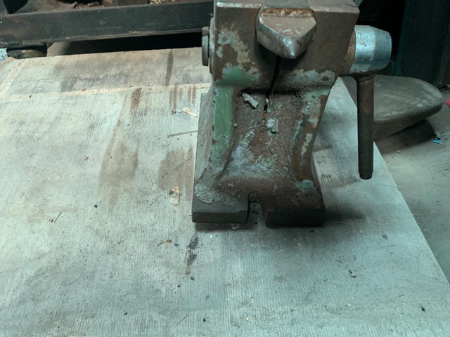 Lathe Tailstock, 8” centre height, hand wheel in Other Business & Industrial in Ontario - Image 2