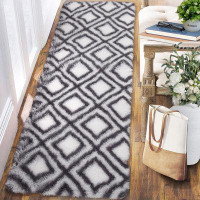 George Oliver Kiarah Geometric Machine Woven Polyester Area Rug in White/Gray