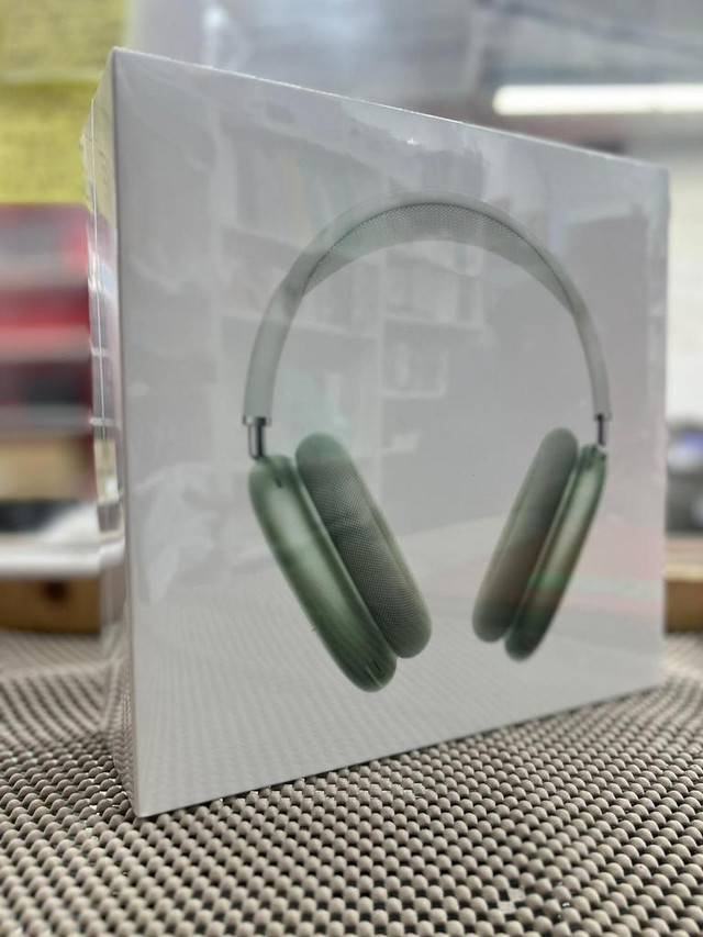 APPLE AIRPODS MAX - GREEN - BRAND NEW SEALED ONLY 1 IN STOCK @MAAS_WIRELESS in Headphones in Toronto (GTA)