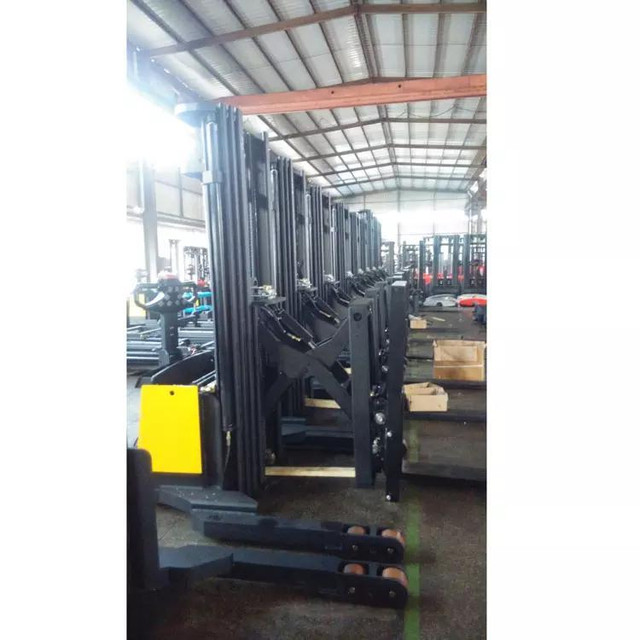 Finance available : Brand new walkie Electric scissor straddle stacker with side shift 4.5M /5M / 5.5M  1.4T (3086 lbs) in Other Business & Industrial - Image 4