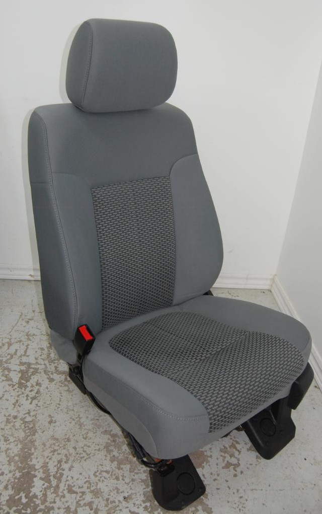Ford F250 2011 Super Duty POWER cloth seats F350 F450 truck in Other Parts & Accessories - Image 3