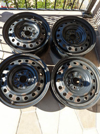LIKE NEW  16 INCH  TOYOTA  CAMRY    STEEL WHEEL SET OF   FOUR WITH SENSORS
