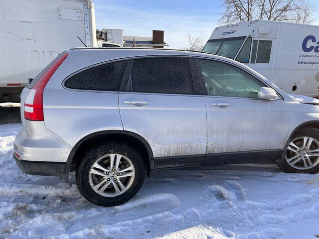 2011 Honda CR-V 4WD 2.4L EX Parting out in Auto Body Parts in Saskatchewan - Image 2