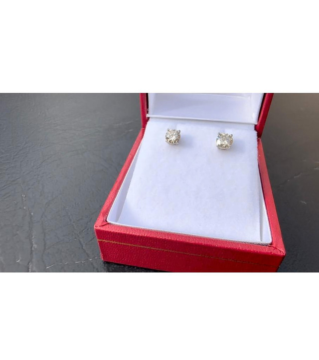 #468 - .67 Carat Natural Diamond, 14k White Gold Screwback Stud Earrings - NEW in Jewellery & Watches