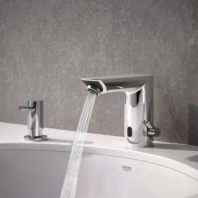 Grohe Bau Cosmopolitan Battery Powered Automatic Touchless Faucet 36466000 in Plumbing, Sinks, Toilets & Showers in Toronto (GTA)
