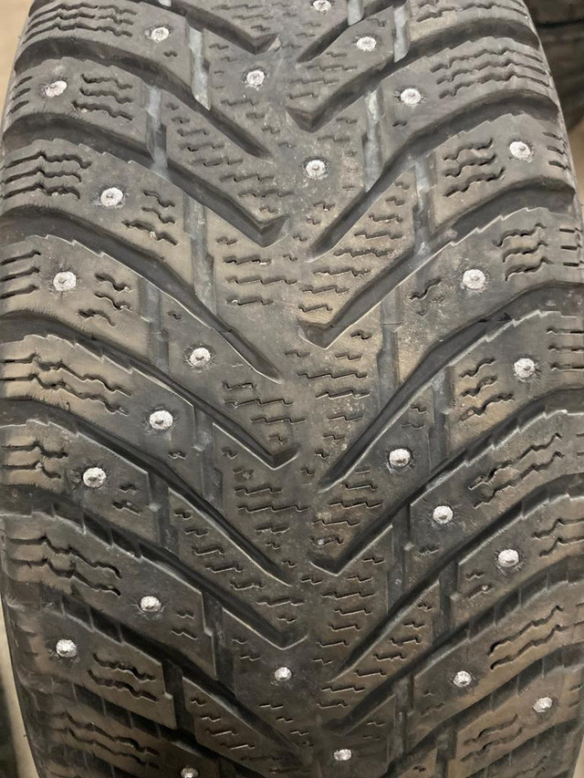 4 pneus dhiver P195/65R15 95T Nokian Hakkapeliitta 8 54.0% dusure, mesure 6-6-6-6/32 in Tires & Rims in Québec City - Image 3
