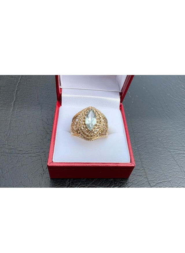 #404 - 10K Yellow Gold, Marquis Cut, Aqua Marine Ring, Size 9 1/2 in Jewellery & Watches - Image 2