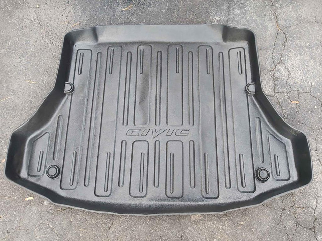 Honda Civic 06-11 Custom Trunk Rubber Floor Mat Tapis Valise in Auto Body Parts in Greater Montréal