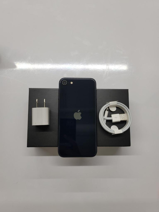 iPhone SE 3rd Generation 64GB, 128GB &amp; 256GB CANADIAN MODELS NEW CONDITION WITH ACCESSORIES 1 Year WARRANTY INCLUDED in Cell Phones in Prince Edward Island - Image 2