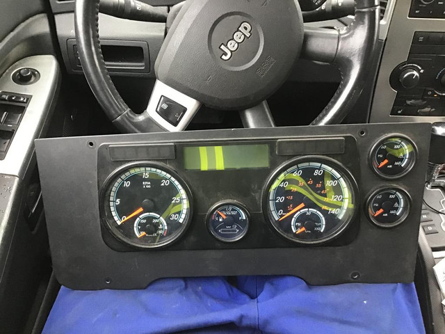 (INSTRUMENT CLUSTER / TABLEAU INDICATEUR)  FREIGHTLINER CASCADIA  -Stock Number: H-4343 in Auto Body Parts in Ontario