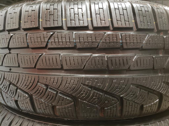 (LH25) 1 Pneu Hiver - 1 Winter Tire 225-55-17 Pirelli Run Flat 7-8/32 in Tires & Rims in Greater Montréal