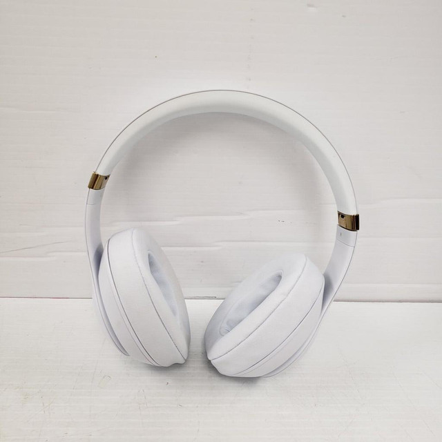 (52513-3) Beats Studio 3 Headphones dans Écouteurs  à Alberta - Image 2