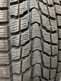 4 pneus dhiver P215/70R16 99Q Dunlop Grandtrek SJ6 27.0% dusure, mesure 10-10-11-10/32