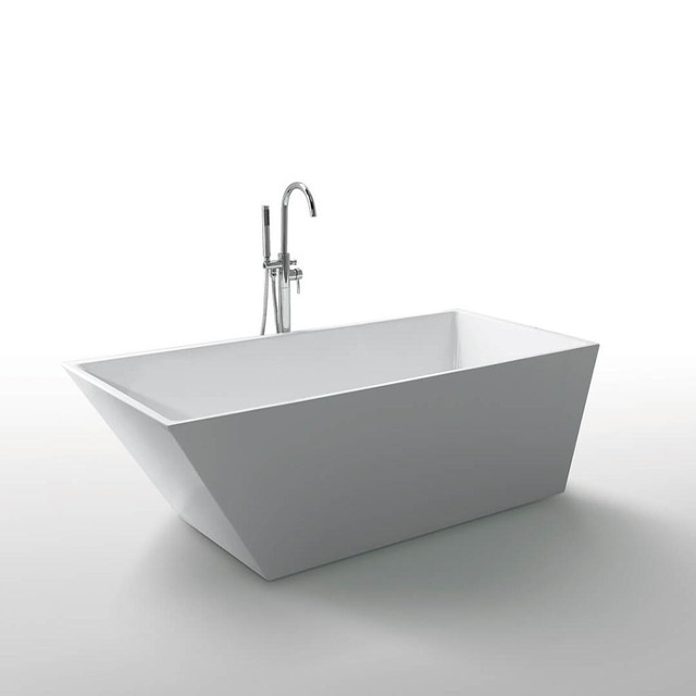 59 or 67 in. Seamless Acrylic One-Piece White Freestanding Tub ( L/R Drain )    JBQ in Plumbing, Sinks, Toilets & Showers - Image 3
