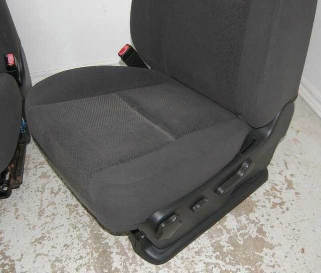 2012 Chev Truck Silverado Sierra Black Cloth Front Seats in Other Parts & Accessories in St. Catharines - Image 3