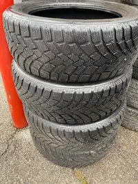 SET OF FOUR 215 / 55 R17 MAZZINI SNOW LEOPARD WINTER TIRES USED !!