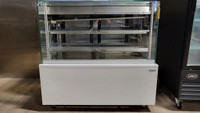 4FT Bakery Display Cooler Igloo J2SCRP4 Refrigerated Pastry Display Case - Rent to Own  $77 per week / 1 year rental