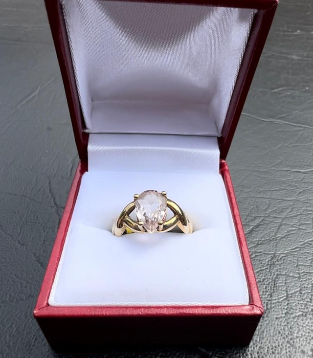 #118 10K yellow gold pear solitaire morganite ring  *Size 6* ON SALE NOW in Jewellery & Watches - Image 4