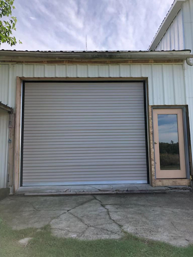 Commercial Shop Doors! New 10’ x 10’ Roll-Up Doors, Sheds, Shops, Quonsets, Barns and more! dans Portes de garage et ouvre-portes  à Manitoba - Image 2