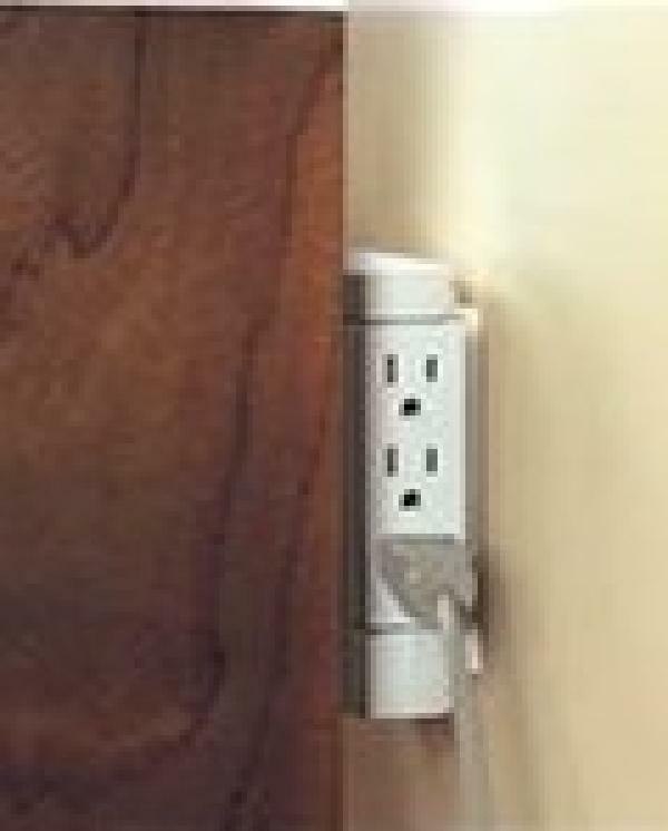 6 Outlet 1500J Surge Protector Side Socket with Swivel Wall Power Strip - 120V - White in Other in West Island - Image 4