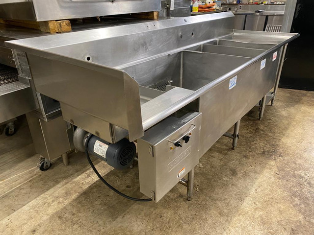 Hobart Turbowash Powered Sink dans Équipement de cuisine industrielle - Image 2