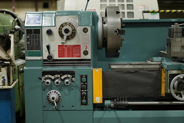 Kingston HD-2690 Manual Lathe in Other Business & Industrial - Image 2