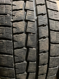 4 pneus dhiver P215/45R17 91T Dunlop Winter Maxx 29.0% dusure, mesure 8-7-8-8/32
