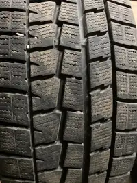 4 pneus dhiver P215/45R17 91T Dunlop Winter Maxx 29.0% dusure, mesure 8-7-8-8/32