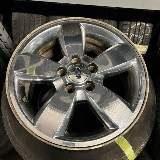Set of 4 Used FORD Wheels 17 inch 5x114.3 CHROME for Sale in Tires & Rims in Barrie