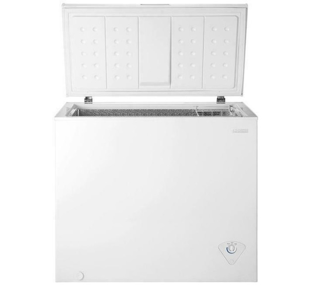 COMFORT TIME / INSIGNIA 5 cu. ft. CHEST FREEZER. BRAND NEW IN BOX. SUPER SALE $199.99. NO TAX. in Freezers in City of Toronto - Image 2