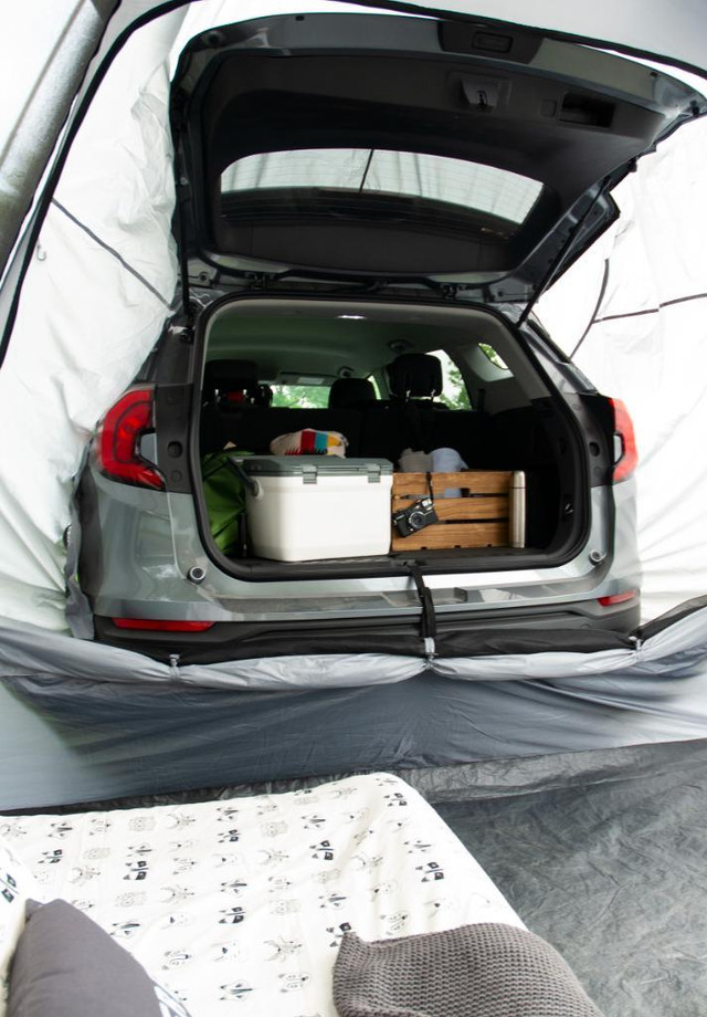 Napier Backroadz SUV / CUV / Minivan Camping Tent in Fishing, Camping & Outdoors - Image 3