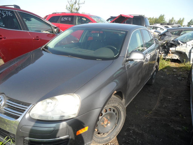 2006 JETTA TDI 2.0L AUTOMATIC# POUR PIECES# FOR PARTS# PART OUT in Auto Body Parts in Québec - Image 2