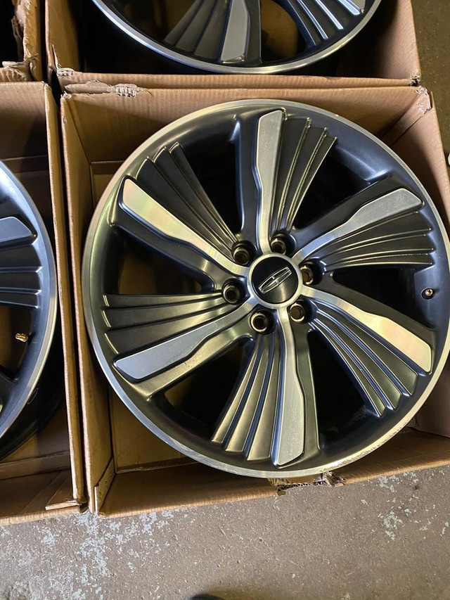 FOUR 22 INCH OEM LINCOLN WHEELS 6X135 VERY RARE in Tires & Rims in Toronto (GTA) - Image 3