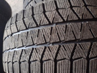 2 pneus d hiver 205/55r16 Bridgestone en bon état
