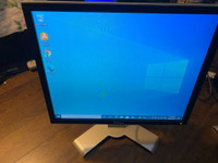 Used 19 Dell  LCD computer monitor with HDMI  for sale, Can Deliver