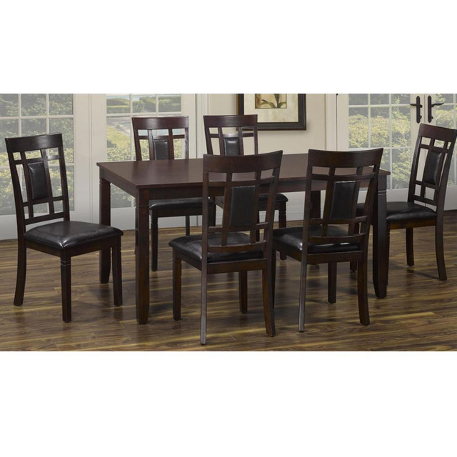 Extendable Dining Table Set in Dining Tables & Sets in Québec - Image 4