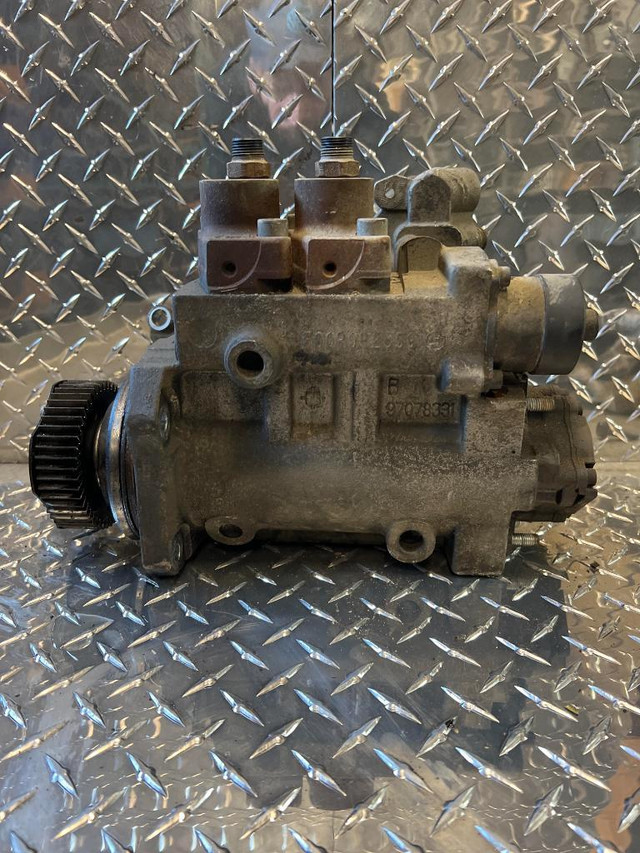 Detroit DD13 - A4700900850 - Fuel Injection Pump in Heavy Equipment Parts & Accessories
