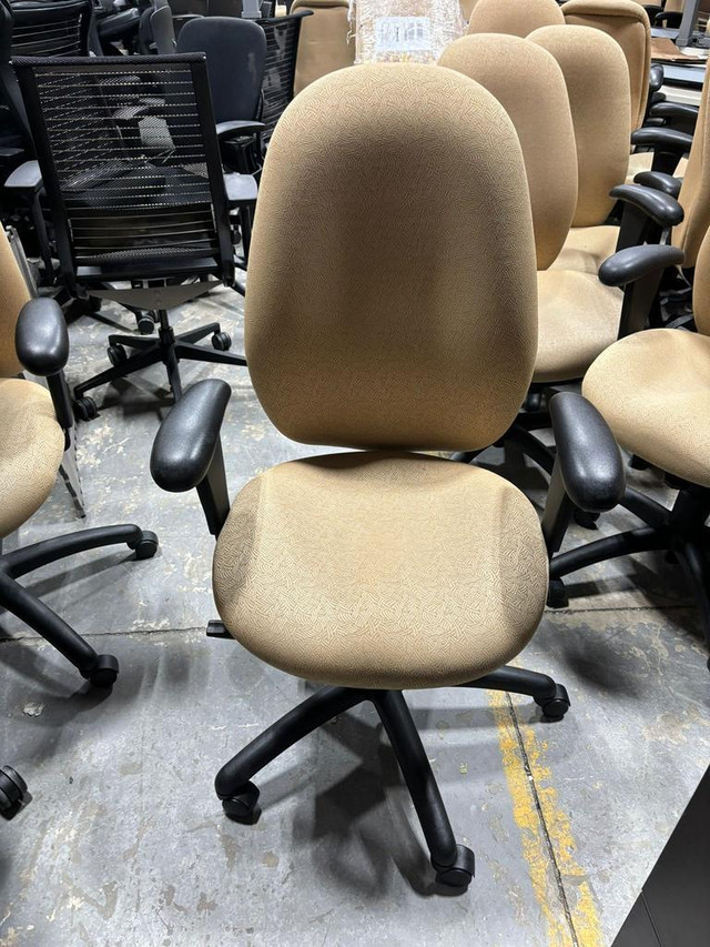 Global High Back Ergonomic Chair in Excellent Condition-Call us now! in Chairs & Recliners in Toronto (GTA)