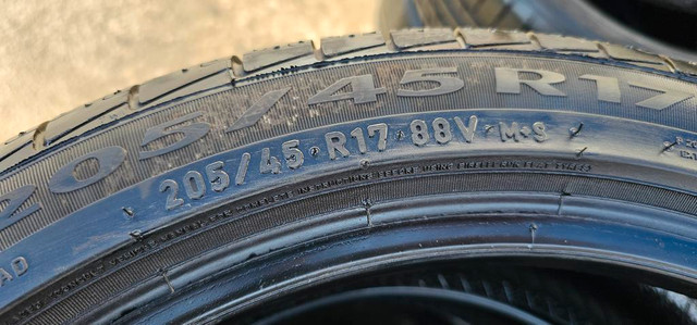 205/45/17 4 pneus été pirelli RUNFLAT bonne etat in Tires & Rims in Greater Montréal - Image 4