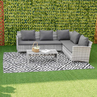 Outdoor Rug 71.7" x 107.9" Black and White