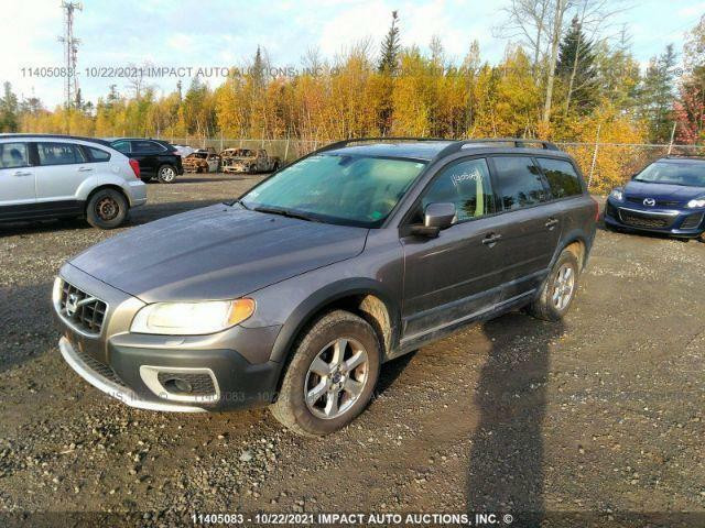 VOLVO XC 70 &amp; V 70  (2010/2017  FOR PARTS PARTS ONLY in Auto Body Parts - Image 2